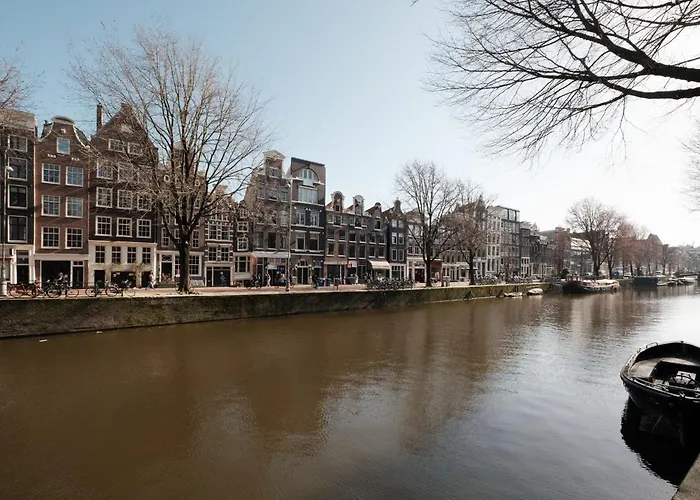 Adam\'S Canal House